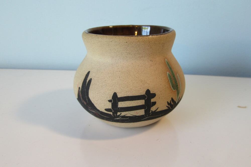 Vintage Jawa Native American Pueblo Pottery Vase Signed Art Pot Southwest Cactus
